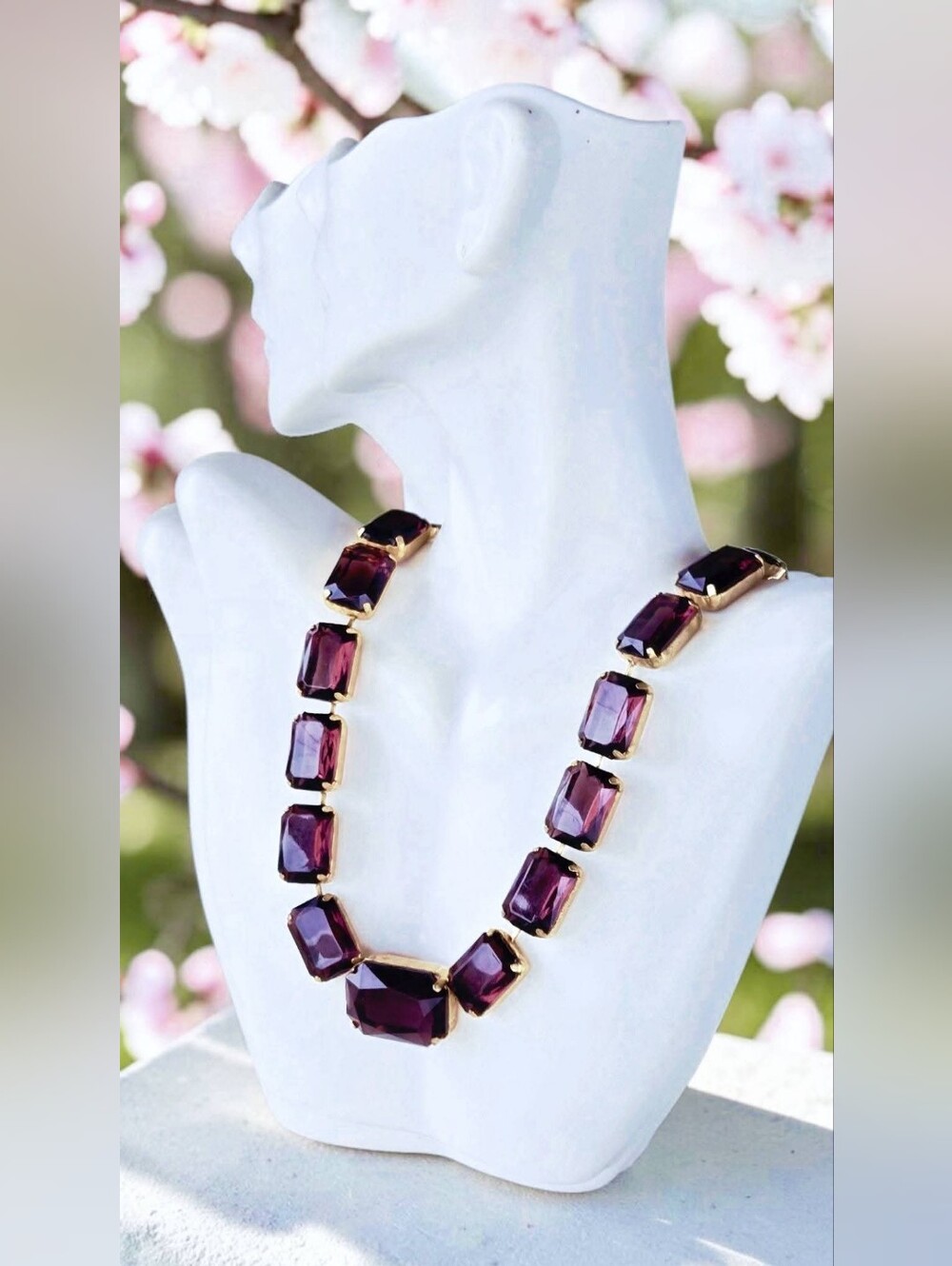 Vintage Mid-Century 1950s–1960s Purple Lucite Gold-Tone Link Necklace